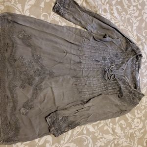 Solitaire embroidered grey tunic Size M 100%rayon